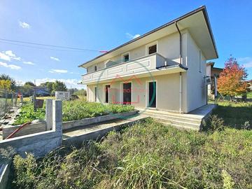 Villa di 150 m² con 4 locali a Massa e Cozzile
