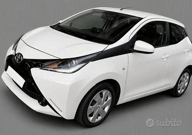 TOYOTA AYGO 5 PORTE X PLAY