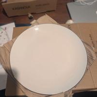 SET COMPLETO PIATTI PORCELLANA FILO ORO