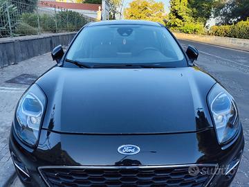 Ford puma 1.0 Ecoboost Hybrid titanium