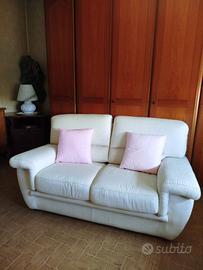 Nicoletti Divani avorio 2+3 posti + tavolino