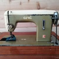 macchina da cucire con mobile vintage Arel