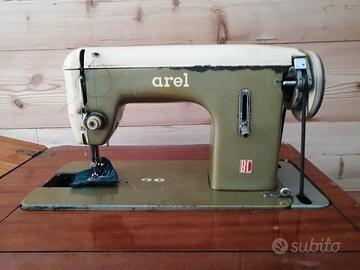 macchina da cucire con mobile vintage Arel