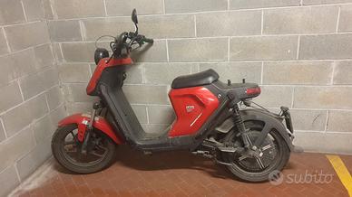 MOTORINO ELETTRICO NIU UQI GT PRO INCIDENTATO