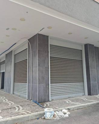 Immobile di 270 m² con 1 locale a Volla