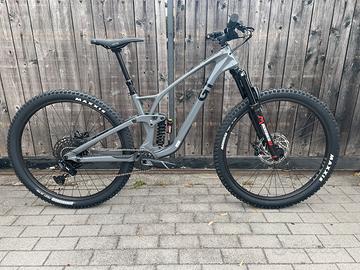 Bici GT SENSOR CARBON ELITE