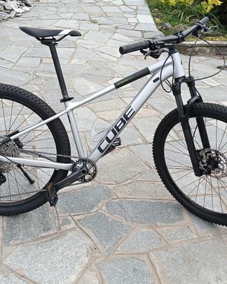 Bici cube Attention SLX