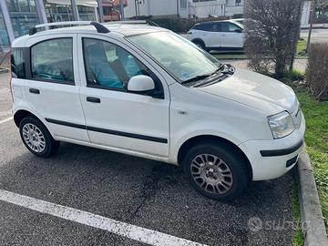 Fiat Panda doppia alimentazione benzina / metano