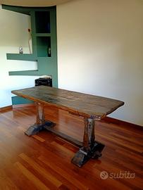 Tavolo antico in legno massello