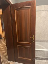 Porte a battente in vero legno massiccio