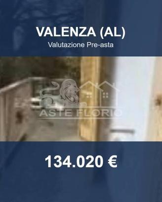 Immobile in asta di 264 m² con box auto a Valenza