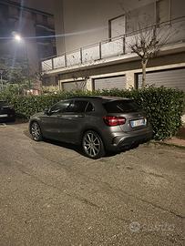 GLA 220d AMG 4MATIC 177cv Facelift TRATTABILI