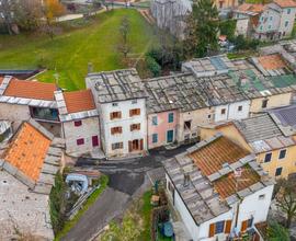 CASA DI CORTE A BOSCO CHIESANUOVA