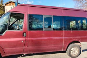 pulmino 9 posti Ford Transit
