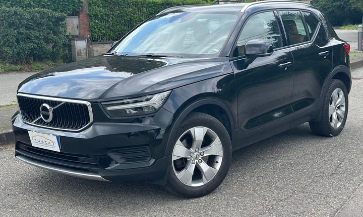 Volvo XC40 Momentum D3 #5774
