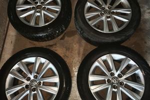 Set 4 cerchi in lega 15'' originale + gomme