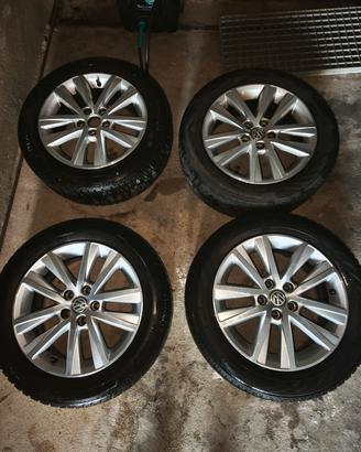Set 4 cerchi in lega 15'' originale + gomme