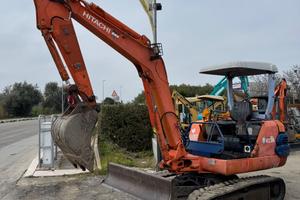 ESCAVATORE HITACHI