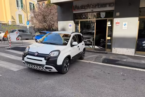 FIAT Panda 1.0 FireFly S&S Hybrid Pandina Cross-