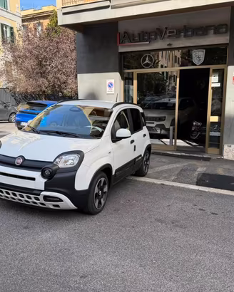 FIAT Panda 1.0 FireFly S&S Hybrid Pandina Cross-