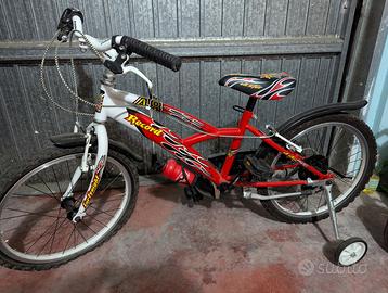 bicicletta bimbo con rotelle quasi mai usata