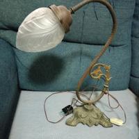lume antico in ottone e vetro 