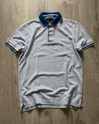 polo di Tommy Hilfiger grigia.