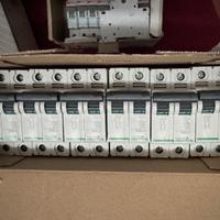 INTERRUTTORE MAGNETOTERMICO C60N C32