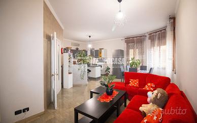 Appartamento di ampie metrature con terrazzo