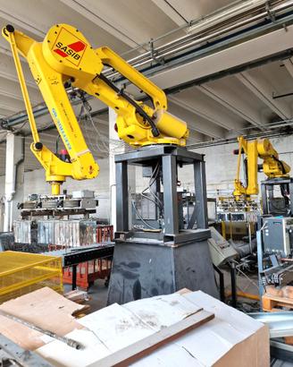 2 robot per automazione industriale usati