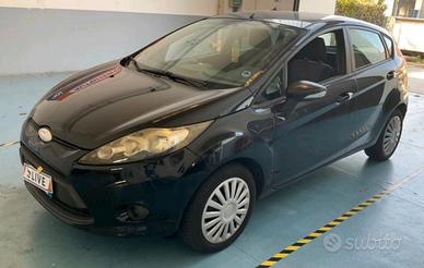 Ford Fiesta 1.4 5 porte Bz.- GPL Titanium