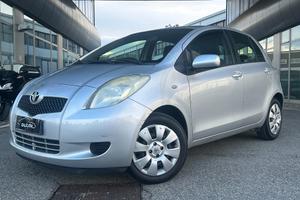 TOYOTA Yaris 1.0 5 porte