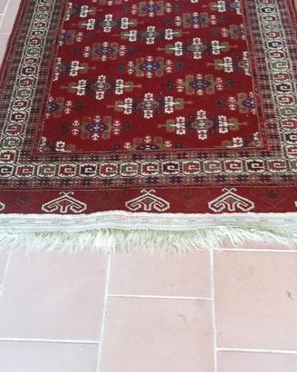 Tappeto Bukara antico.