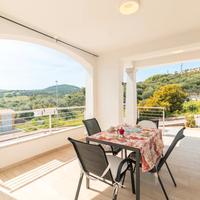 Elegante nuovo confortevole al centro doppi serviz