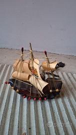 Lampada da tavolo nave