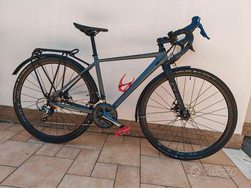 bicicletta gravel cube