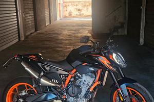 KTM 890 Duke R