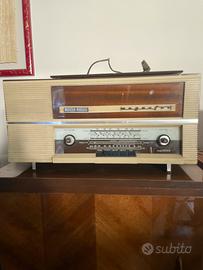 Giradischi 45 giri + radio. Magna-fon