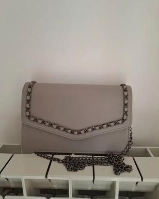 Borsa donna grigia con catena