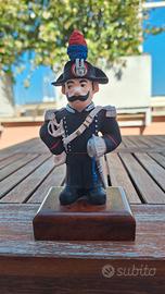 Statuetta Carabiniere in grande uniforme – dipinta
