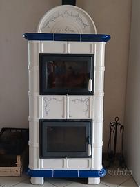 Stufa a legno in maiolica con fornetto Palladio