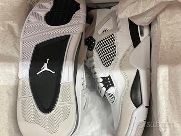 Jordan 4 Retro nero militare taglia 44
