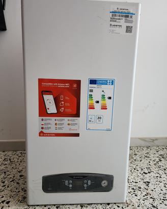 Caldaia murale Ariston Cares S 24