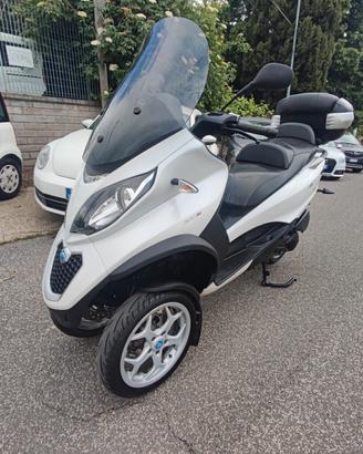 Piaggio MP3 300