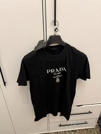 T-shirt prada nuova con cartellino