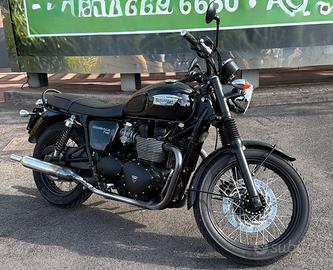 Bonneville T100 black