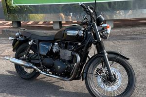 Bonneville T100 black