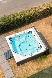 Piscina idromassaggio