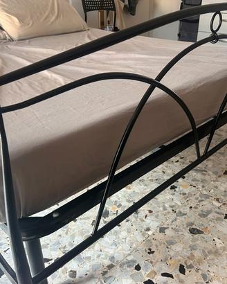 letto matrimoniale in ferro battuto 