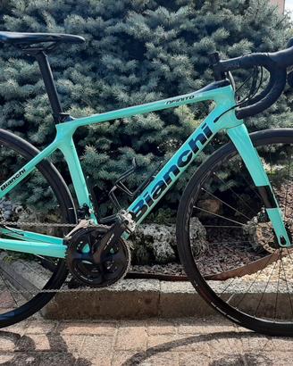 Bici Bianchi Infinito XE Disc 105 11v